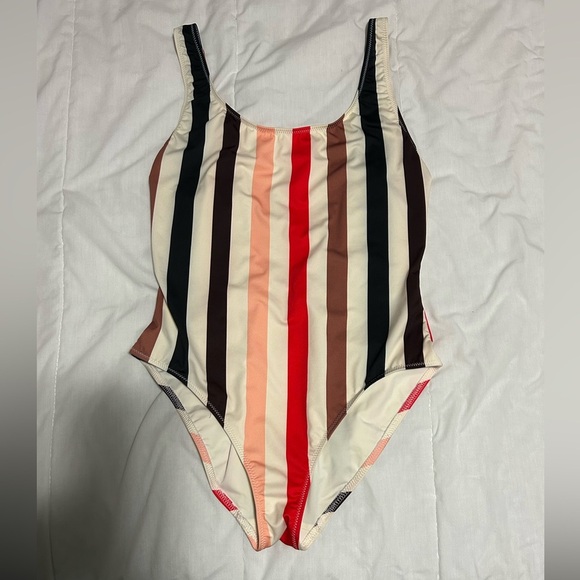 SOLID & STRIPED Swimsuit - Picture 2 of 6